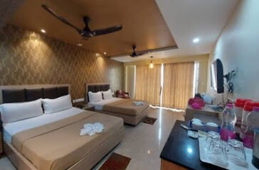 ₹4,500 / Night Spacious interiors with premium amenities, ideal for families and business travelers.